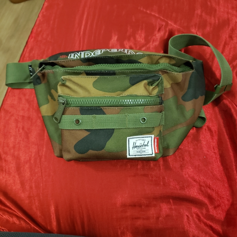 Herschel x Independent fanny pack